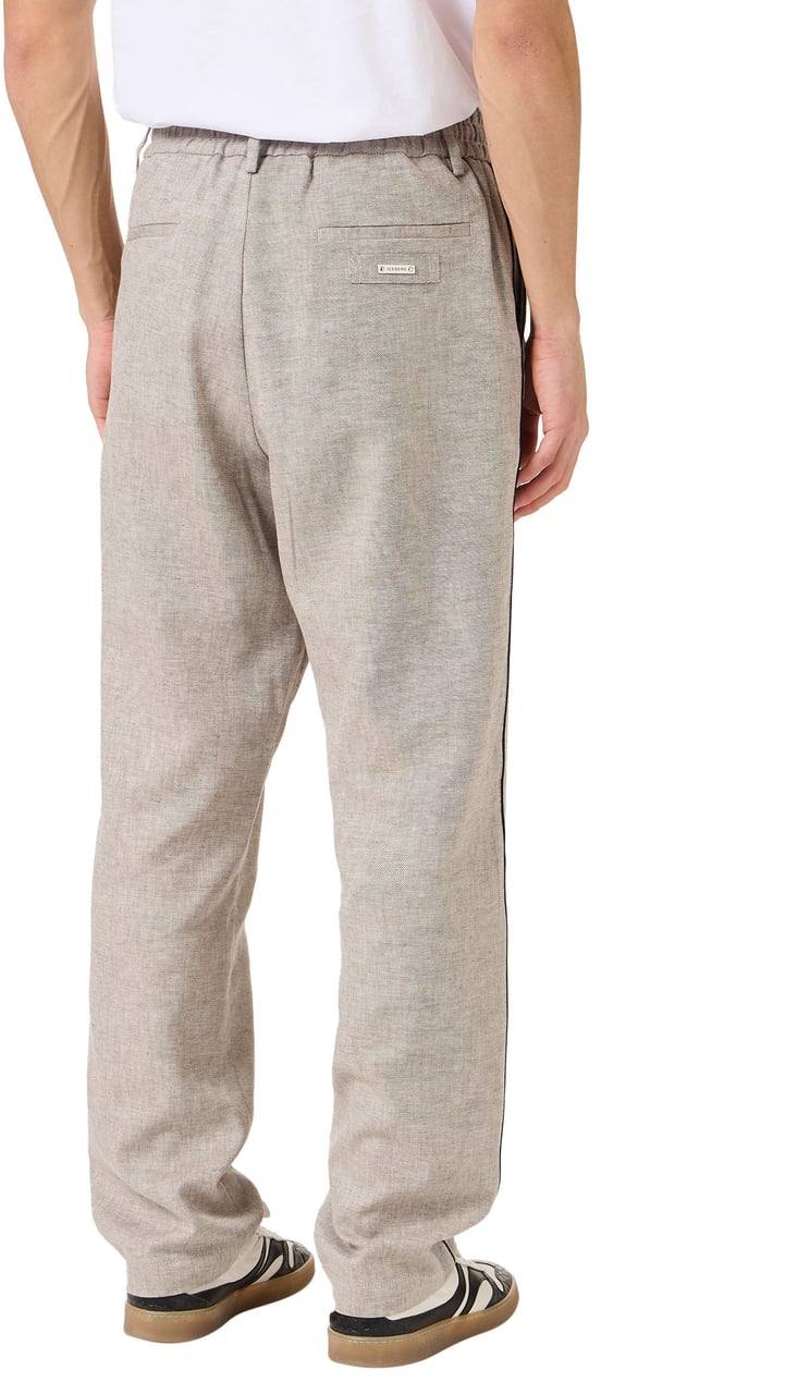 Iceberg Jogging pants in a rope shade, made from diagonal linen-blend fabric Bruin
