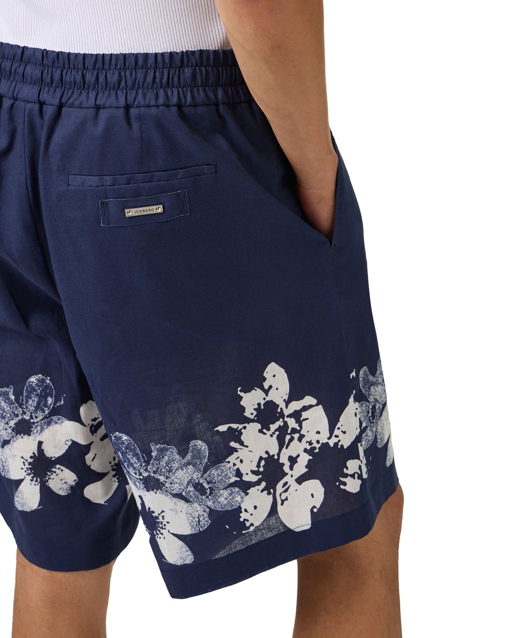 Iceberg Regular fit blue linen and cotton Bermuda shorts with Hawaiian print Divers