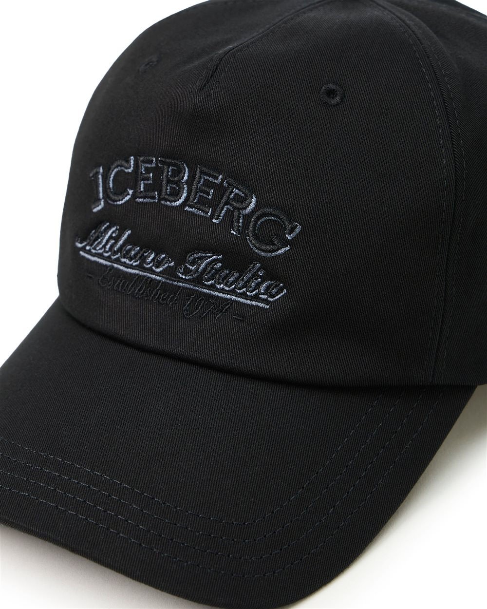 Iceberg Black cotton gabardine baseball cap with Iceberg embroidery Zwart
