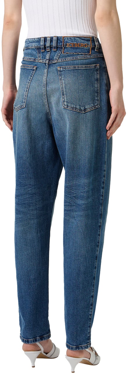 Iceberg Indigo 5-pocket denim pants in stone wash with a new barrel fit Blauw