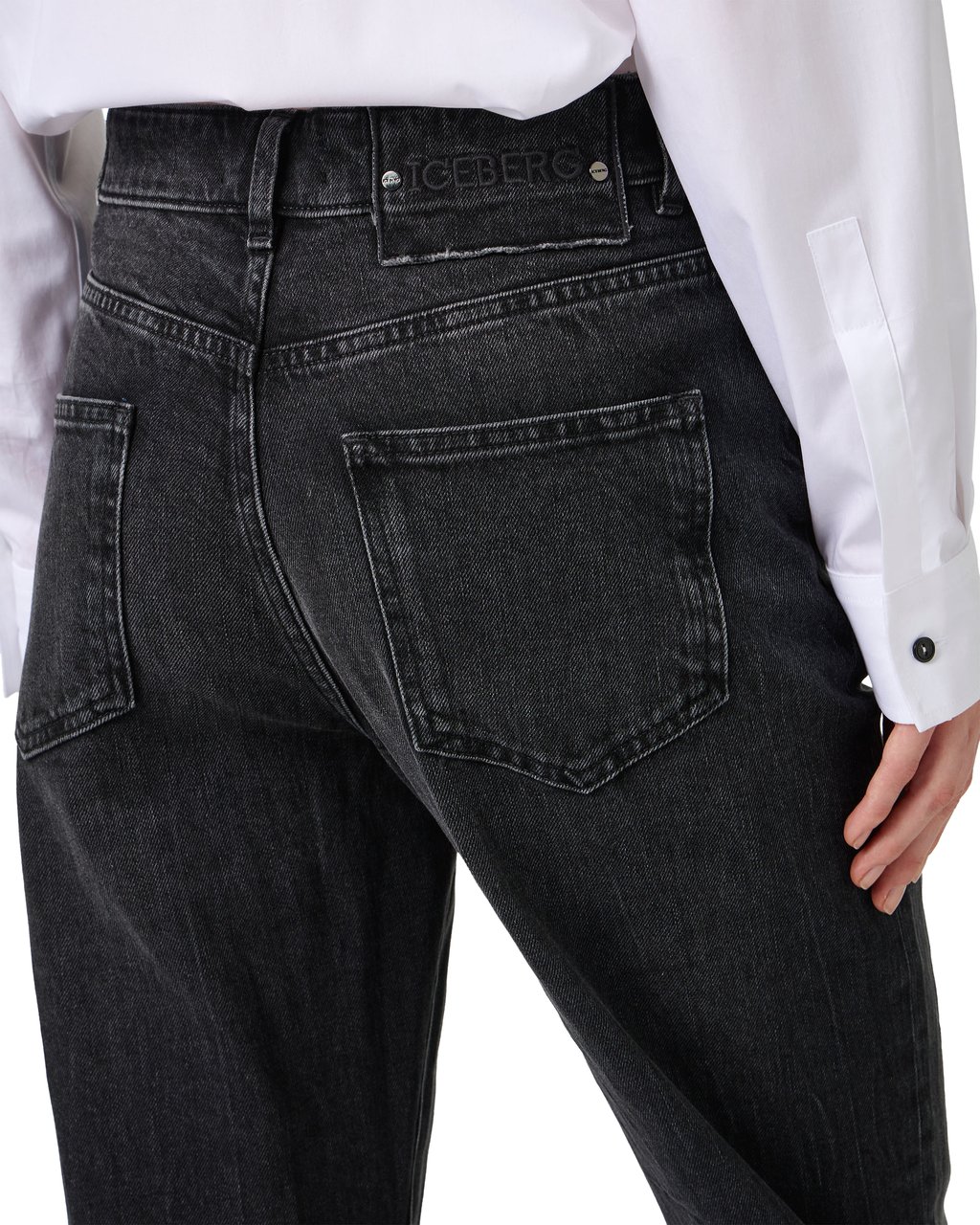 Iceberg Black 5-pocket denim pants in stone wash with a new flare fit Zwart