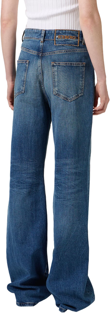Iceberg Indigo stone-wash denim pants with a new flare fit Blauw