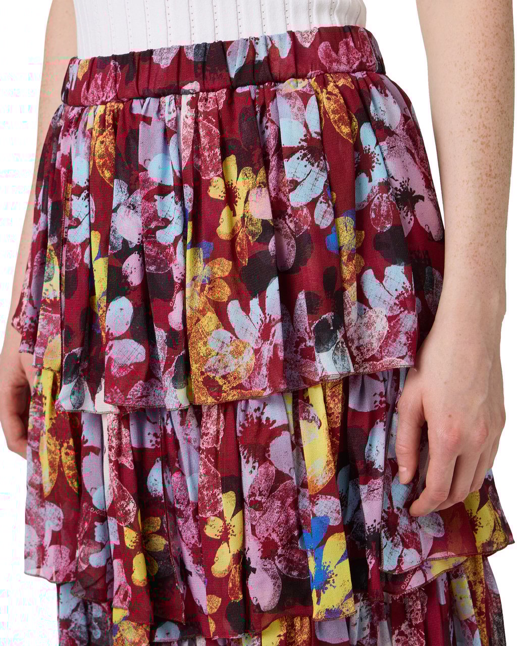 Iceberg Ruffled comfort fit skirt with a red print background in viscose georgette Divers