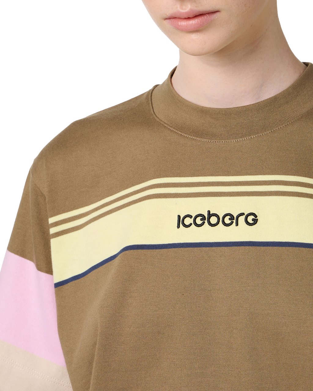 Iceberg Relaxed fit multicolor T-shirt with a green background in cotton jersey Groen