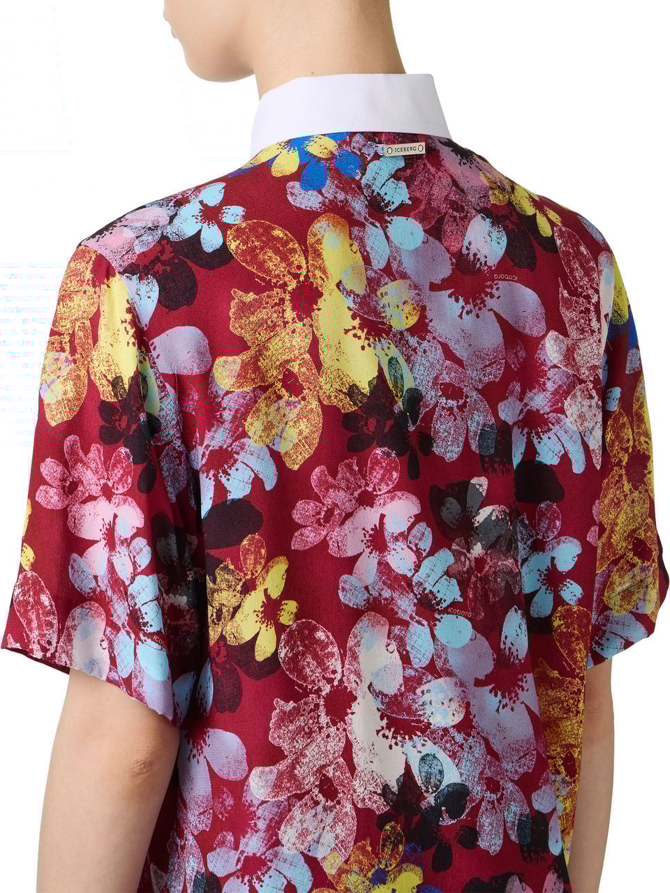 Iceberg Short-sleeved, regular fit, patterned shirt with a red background in sustainable viscose Divers