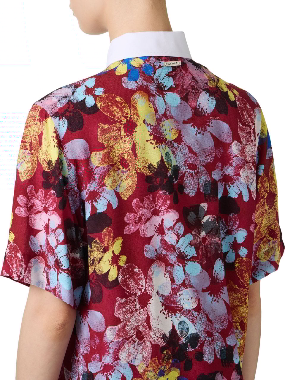 Iceberg Short-sleeved, regular fit, patterned shirt with a red background in sustainable viscose Divers