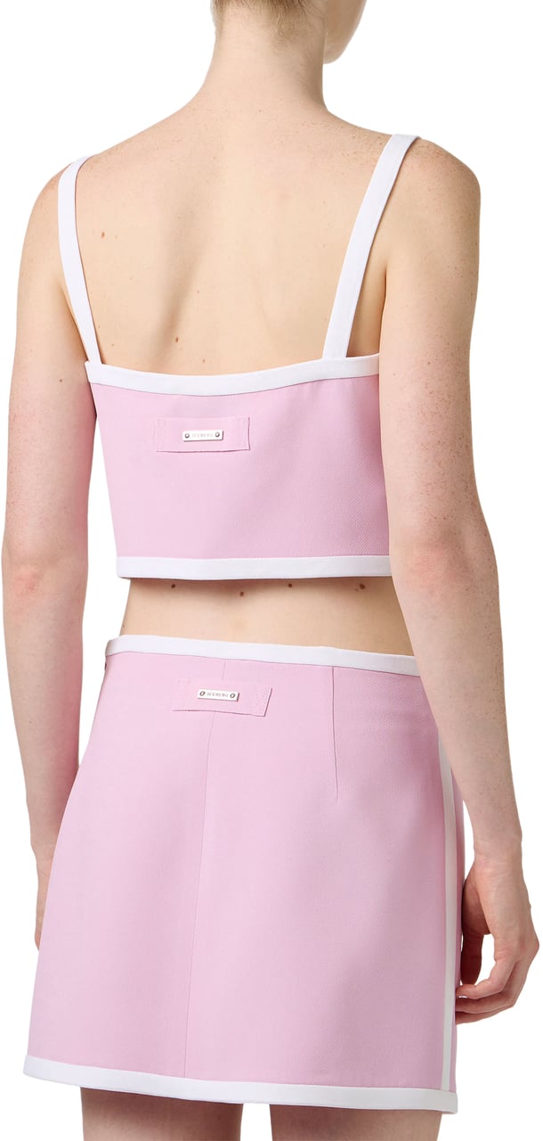 Iceberg Pink, cropped fit viscose-blend cady top, with contrasting shoulder straps Roze