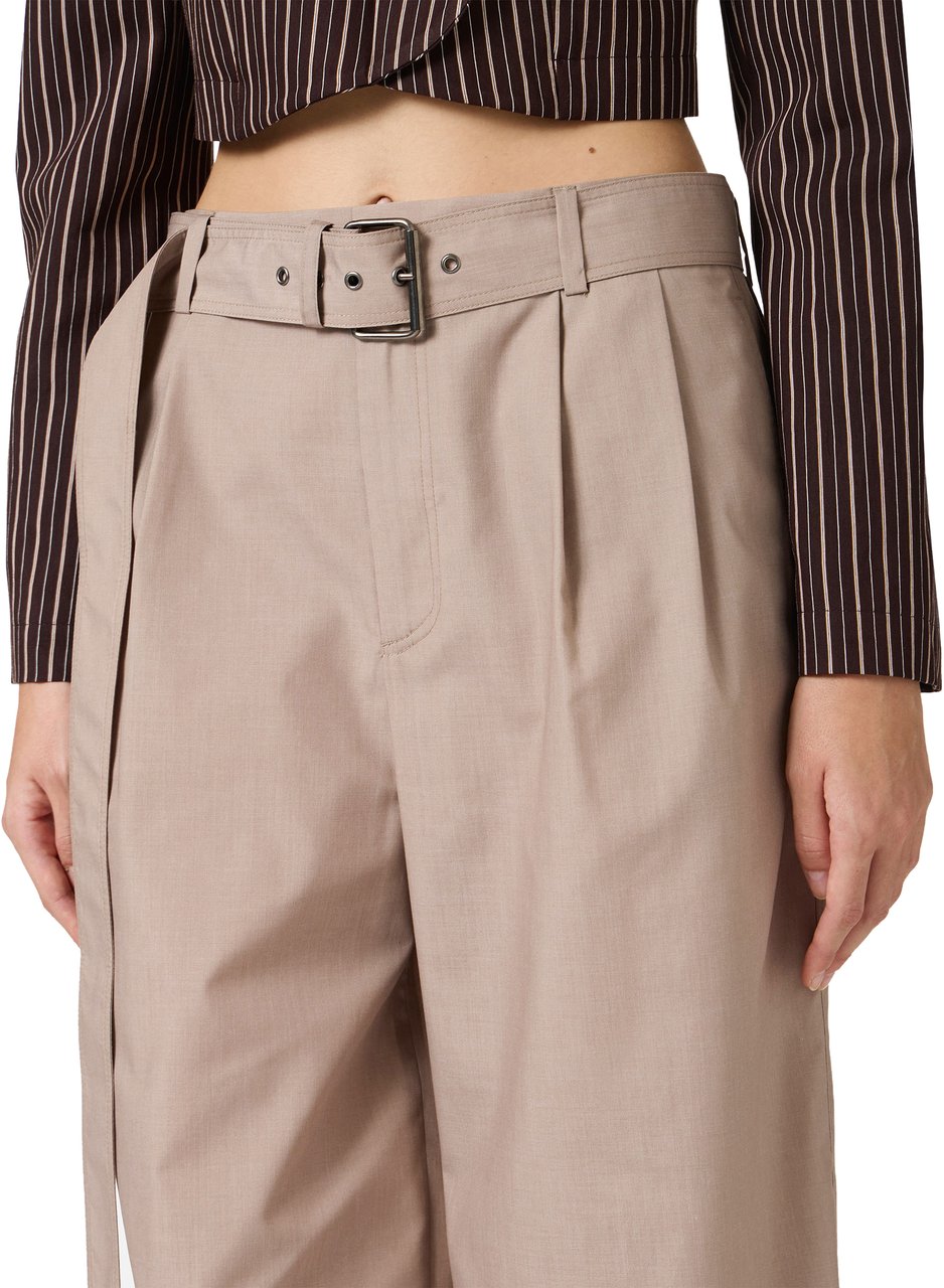Iceberg Sand-colored straight-legged pants in technical poplin Wit