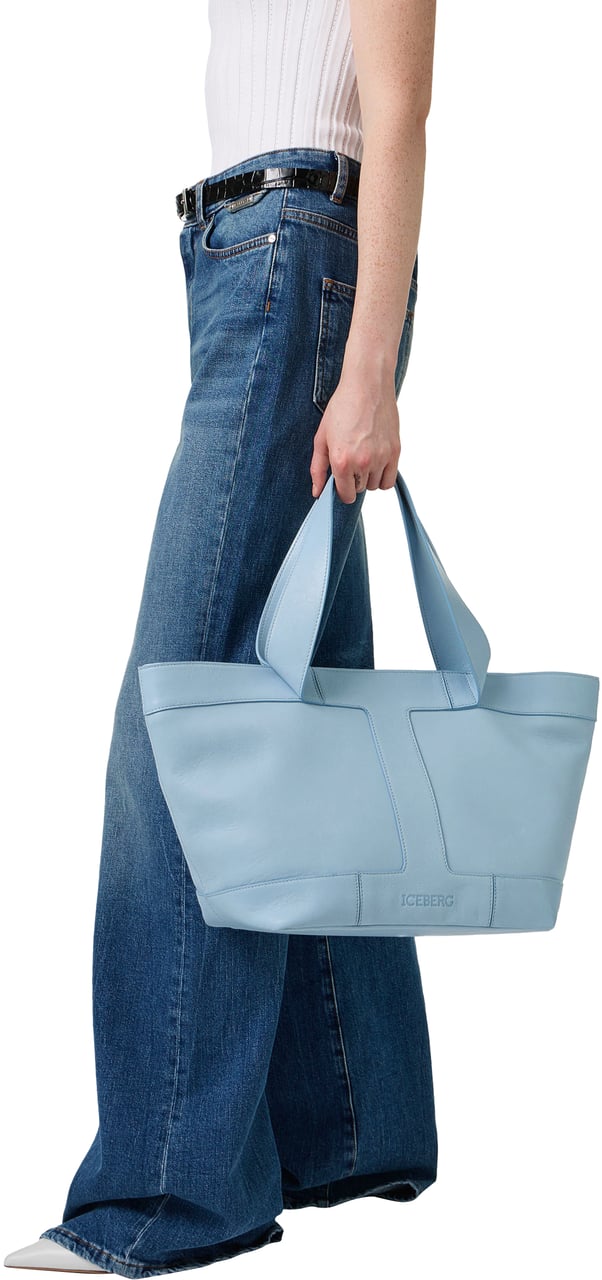 Iceberg Large shopper in powder blue velvet leather with stitched logo Blauw