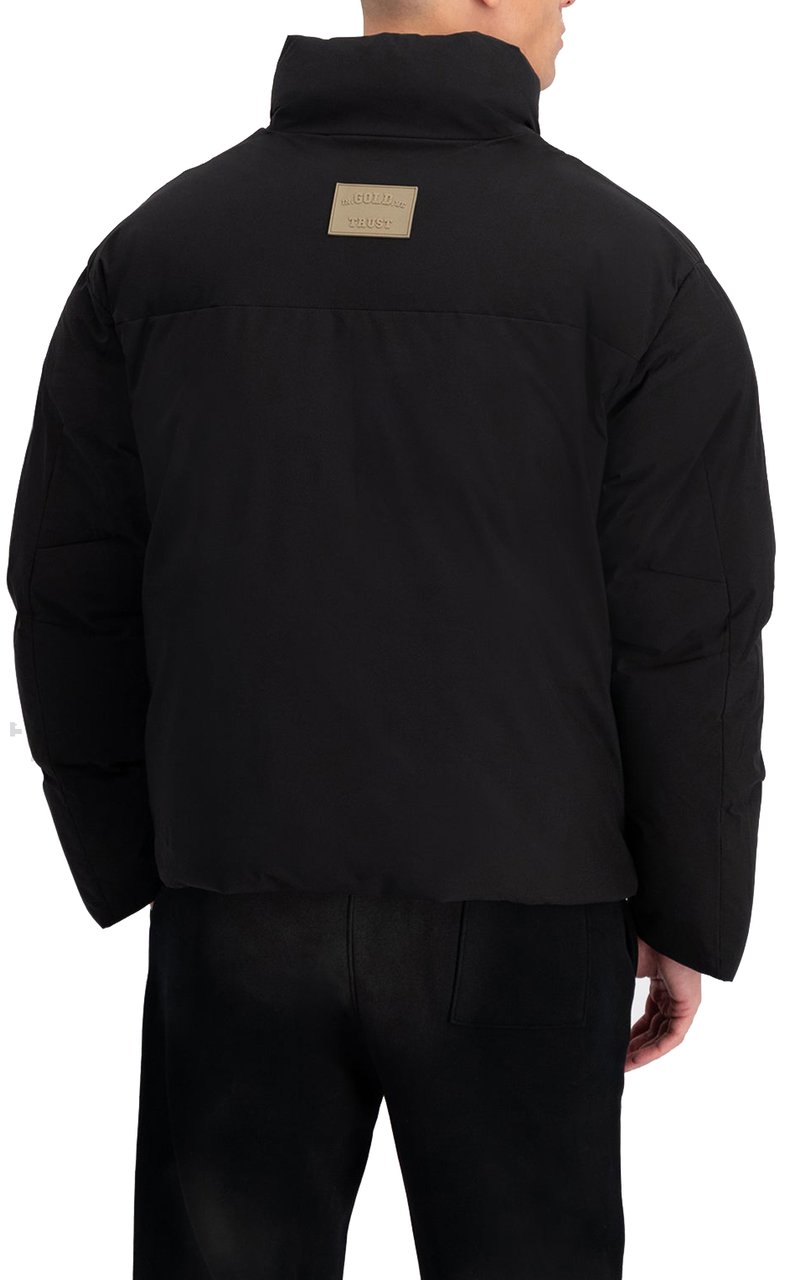 In Gold We Trust The Volume Zwart