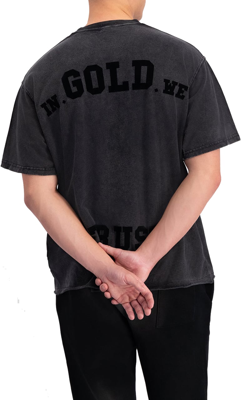 In Gold We Trust The Strict T-shirt Grey Zwart