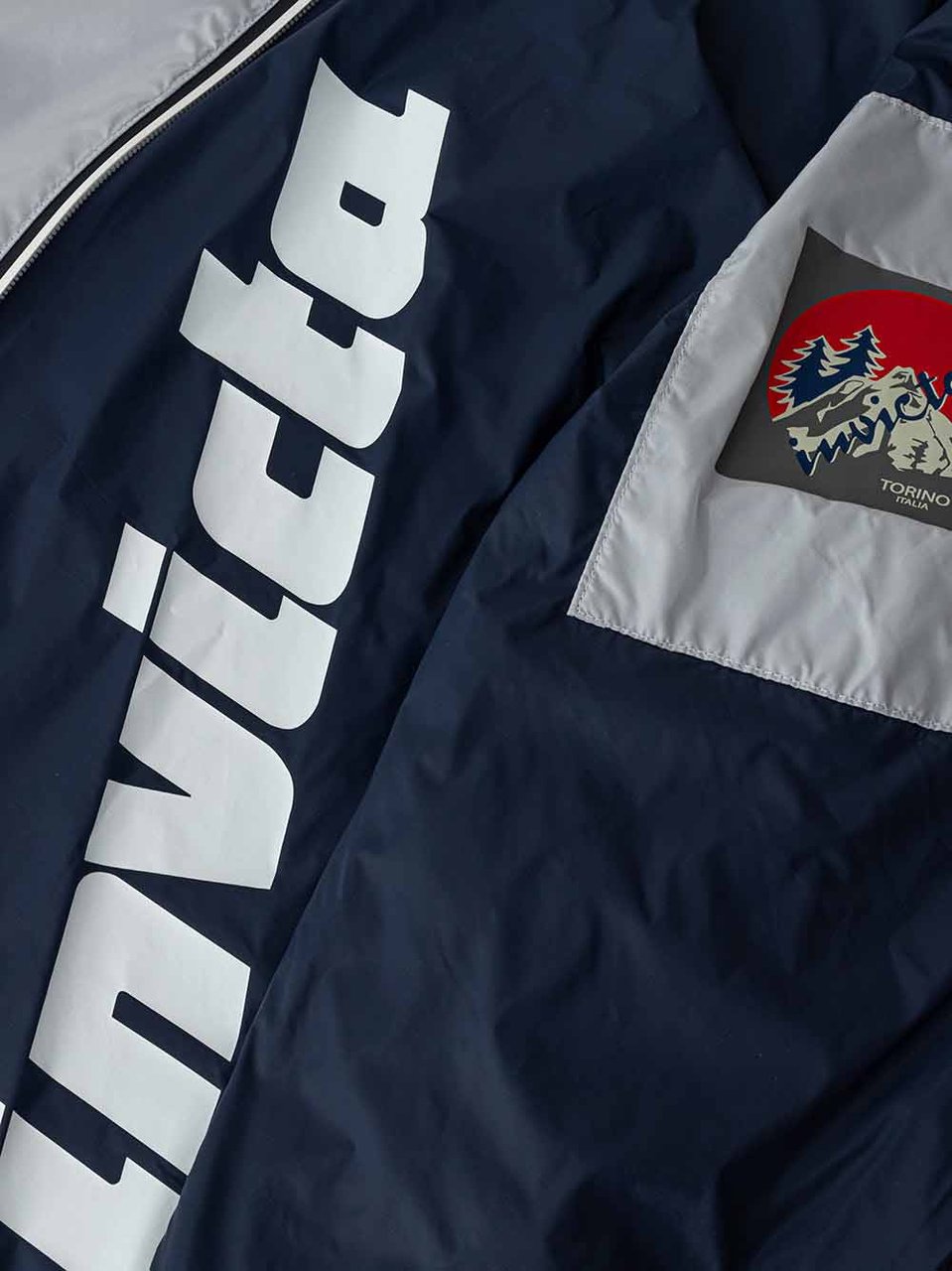 Invicta Light Grey Windbreaker Invicta Divers