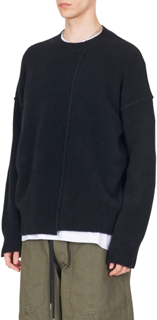 Isabel Benenato Pull col rond noir yack couture buste Isabel Benenato homme UK01 01 Zwart