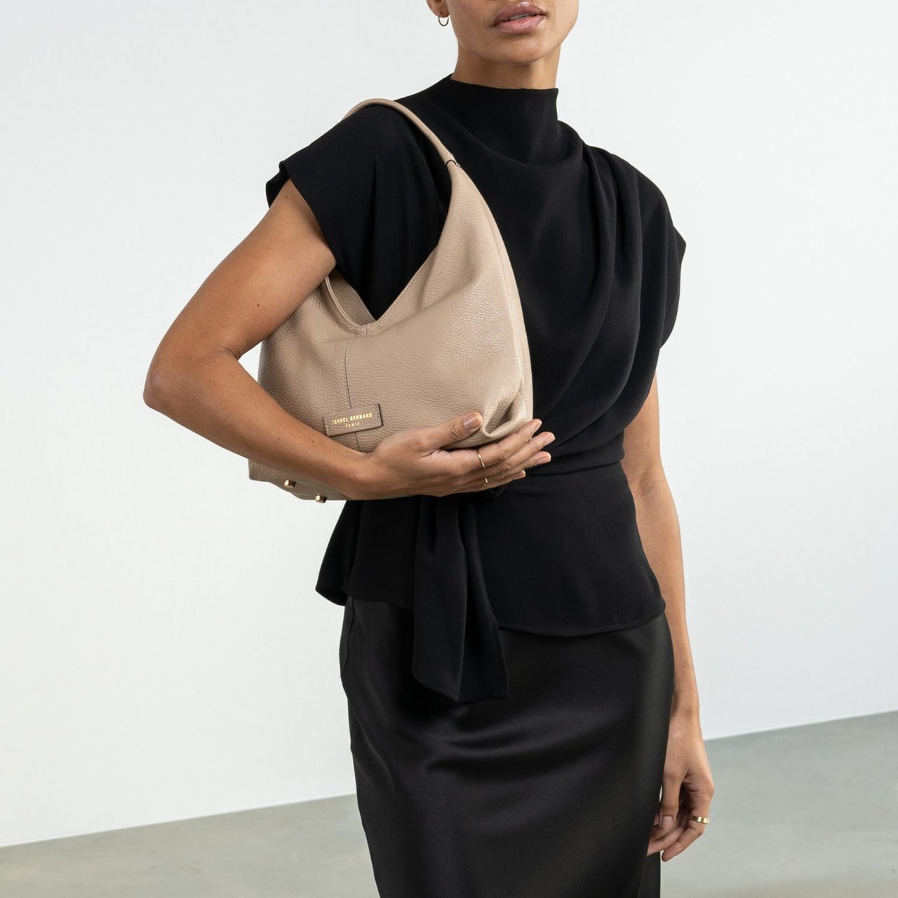 Isabel Bernard Honoré Grace Schoudertas Taupe