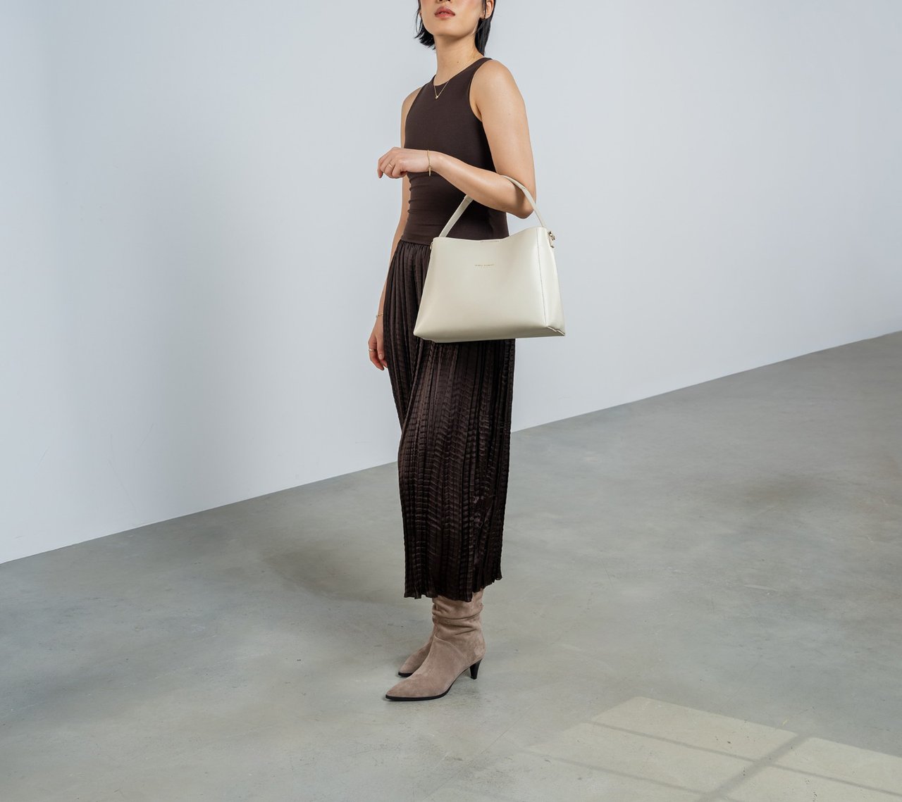 Isabel Bernard Montmarte Béatrice Handtas Neutraal