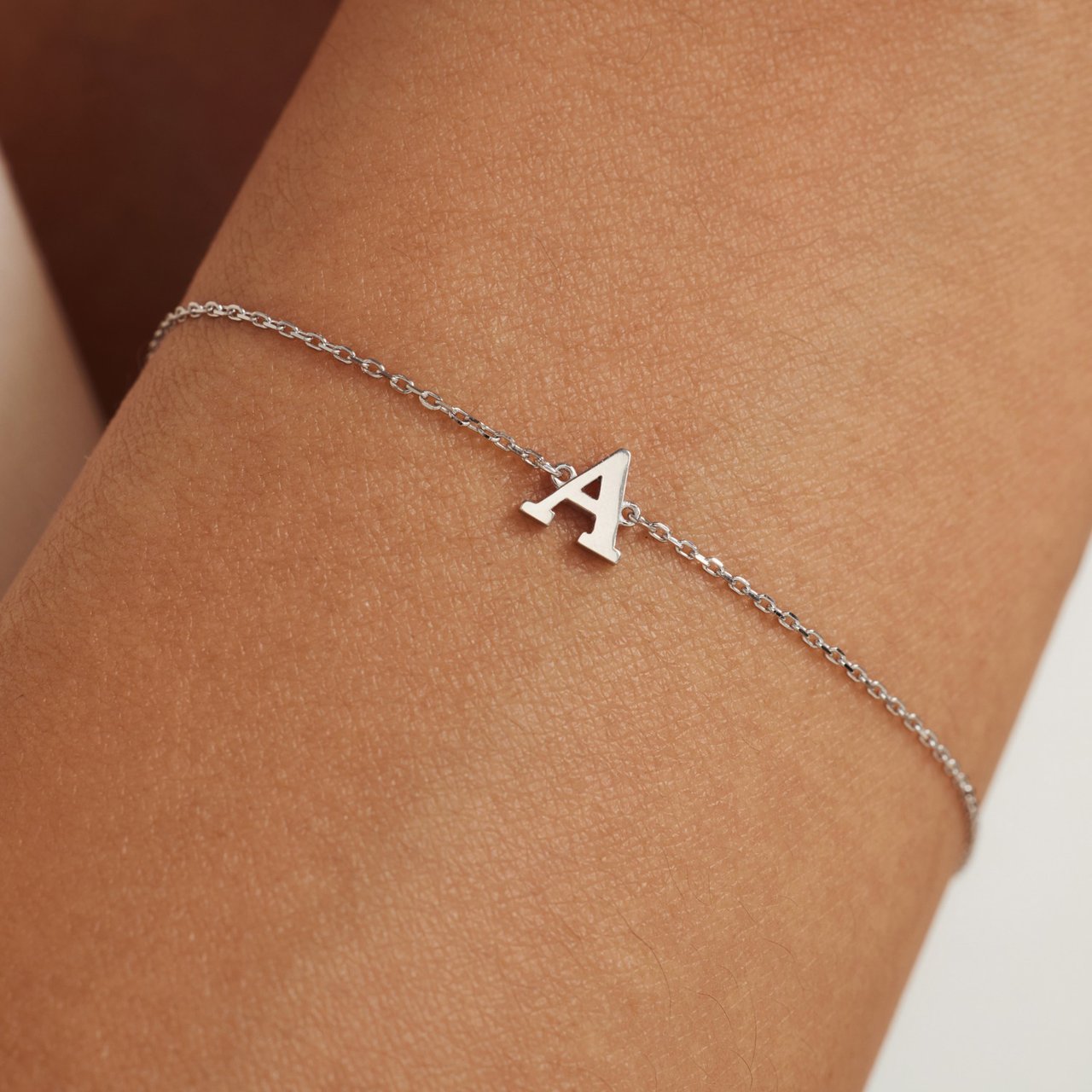 Isabel Bernard Rachel Armband - Letter H Zilver