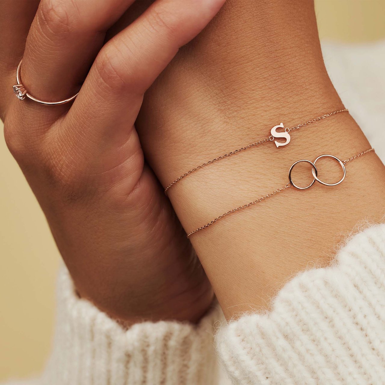 Isabel Bernard Rachel Armband - Letter H Roze