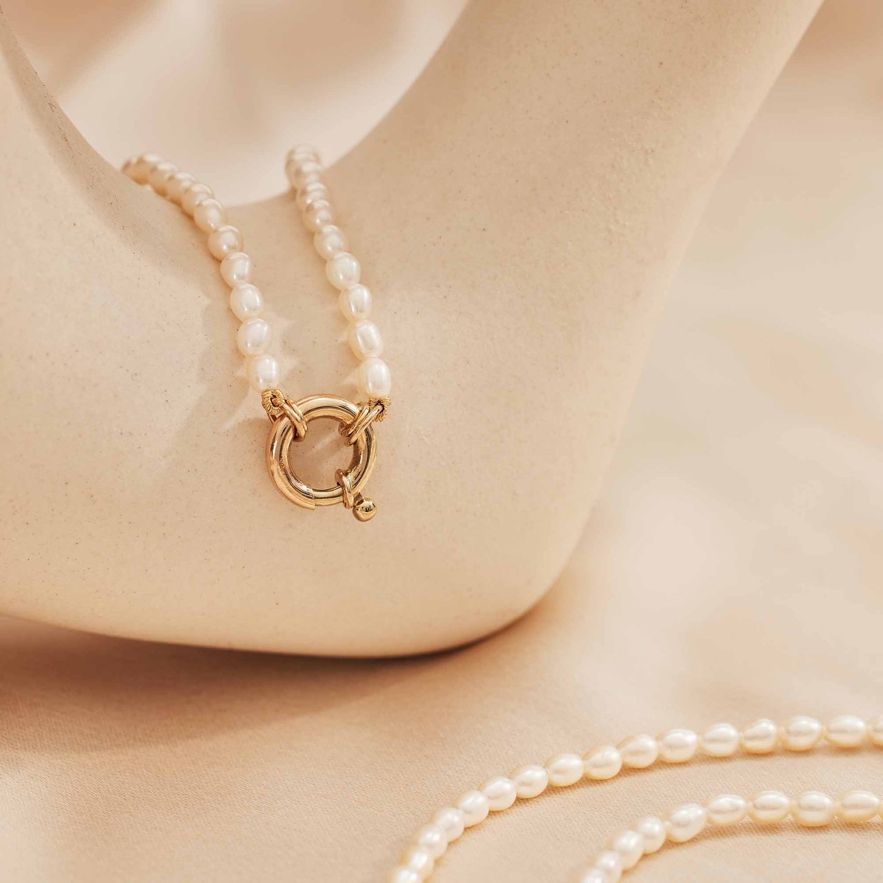 Isabel Bernard Aidee Marissa Armband met Zoetwaterparel Goud