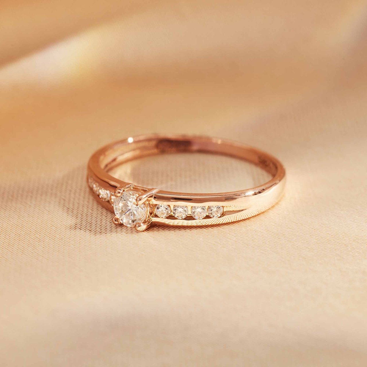 Isabel Bernard Estee Ring Roze