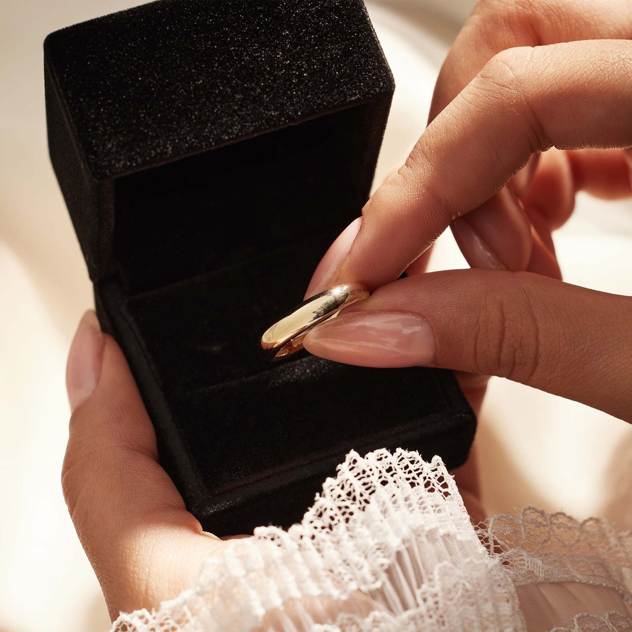 Isabel Bernard Rivoli Maryn Ring Goud