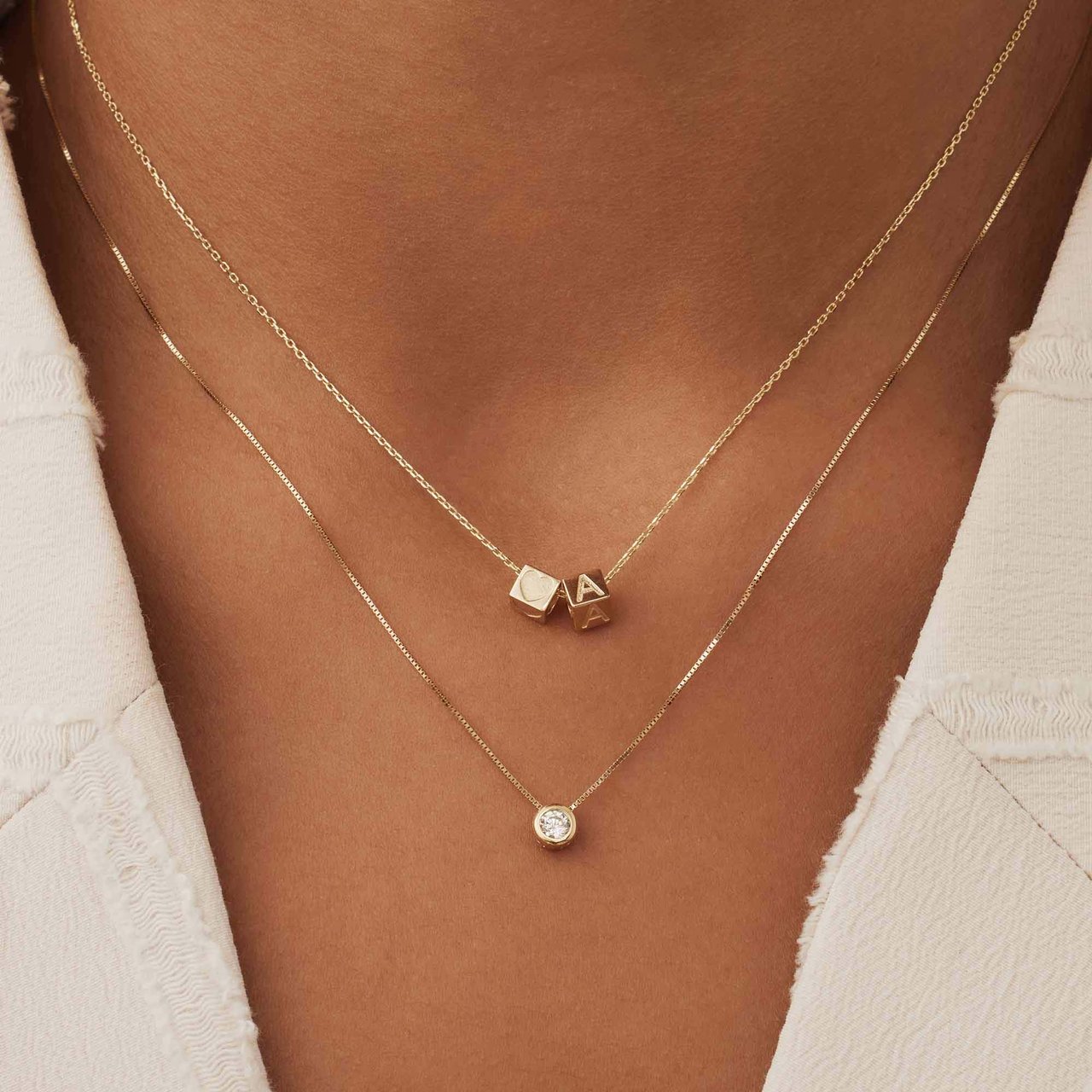 Isabel Bernard Felie Bedel - Letter J Goud