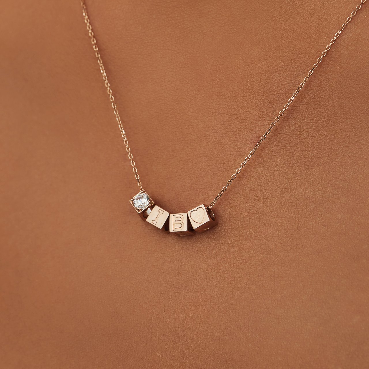 Isabel Bernard Felie Bedel - Letter P Roze