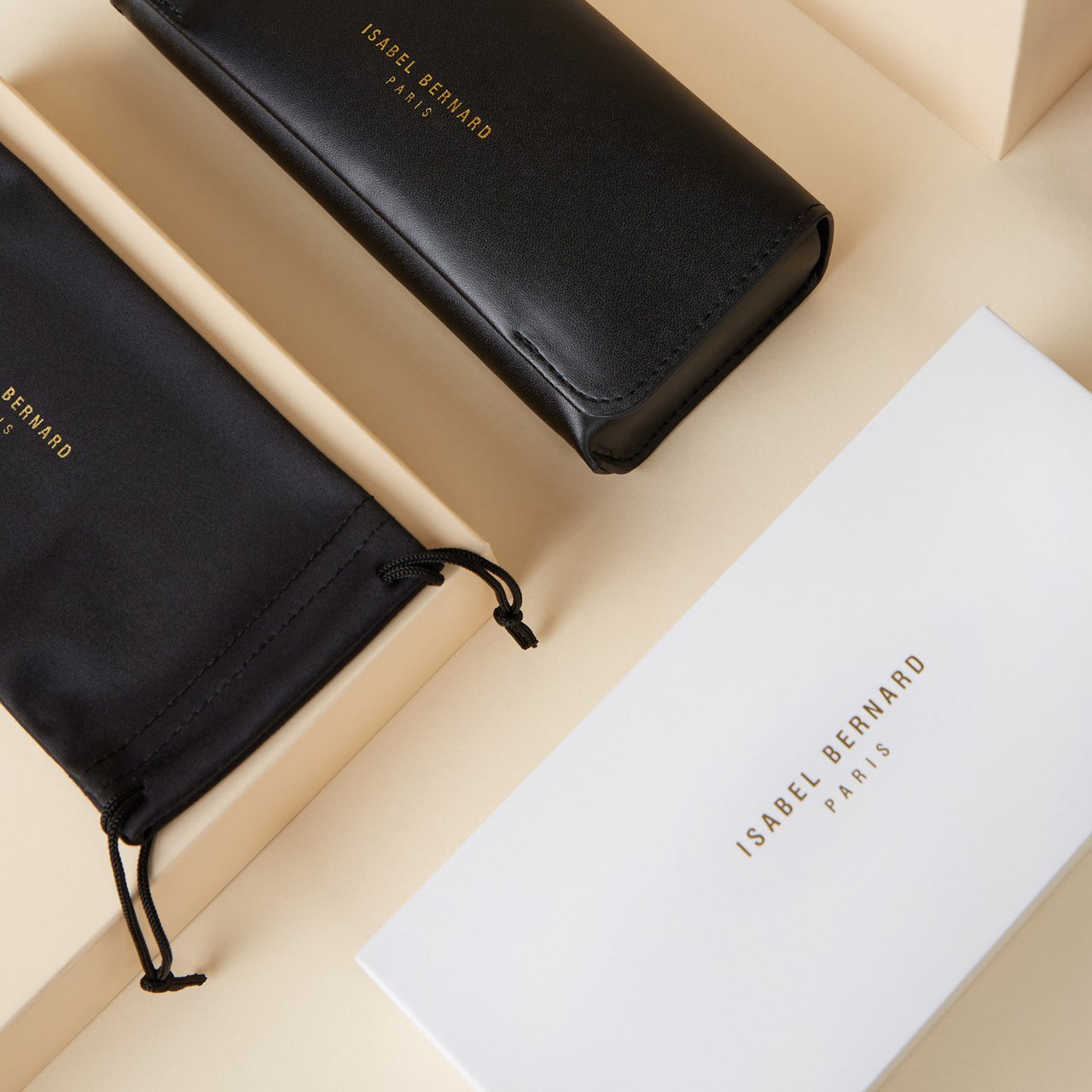 Isabel Bernard La Villette Rosaire Zonnebril Zwart