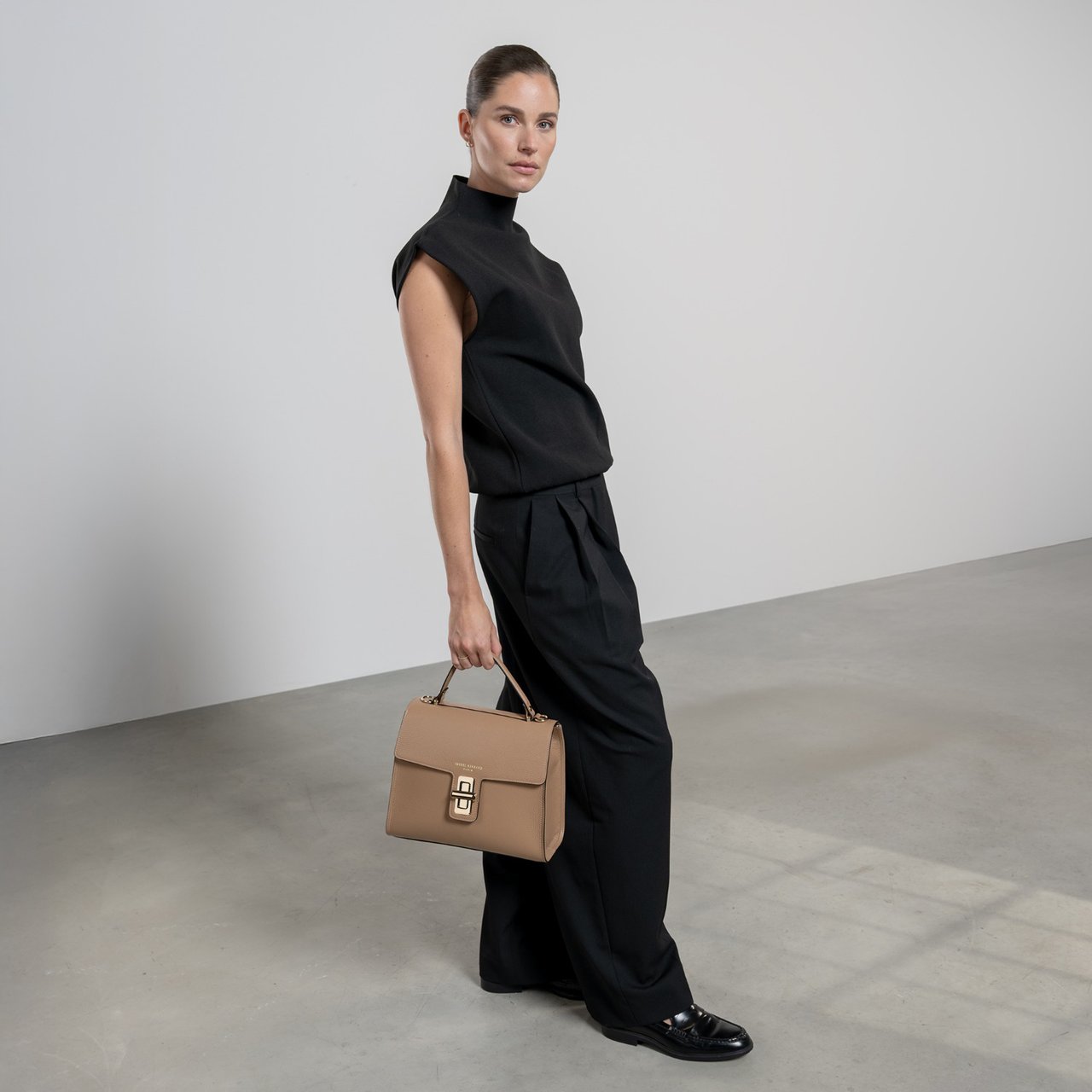Isabel Bernard Femme Forte Simone Kalfsleer Handtas Beige