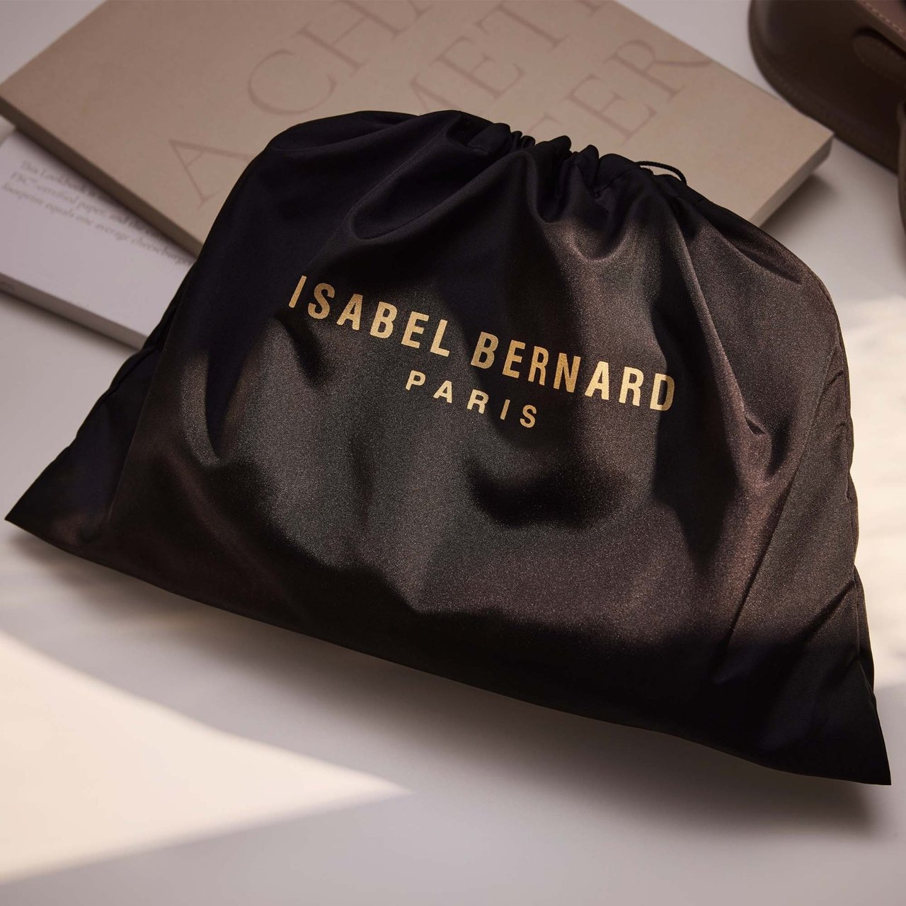 Isabel Bernard Honoré Grace Schoudertas Neutraal