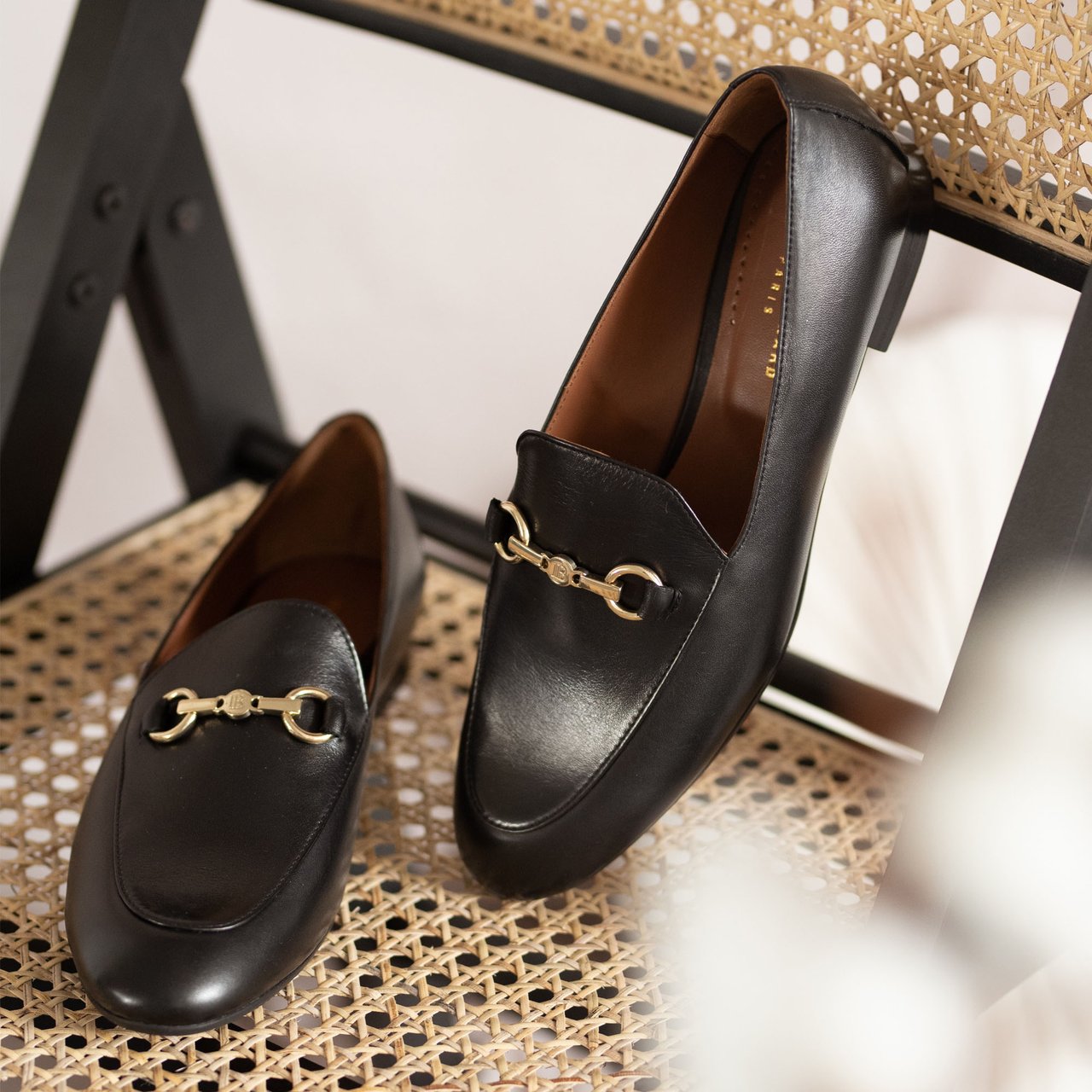 Isabel Bernard Vendôme Fleur Loafers Zwart