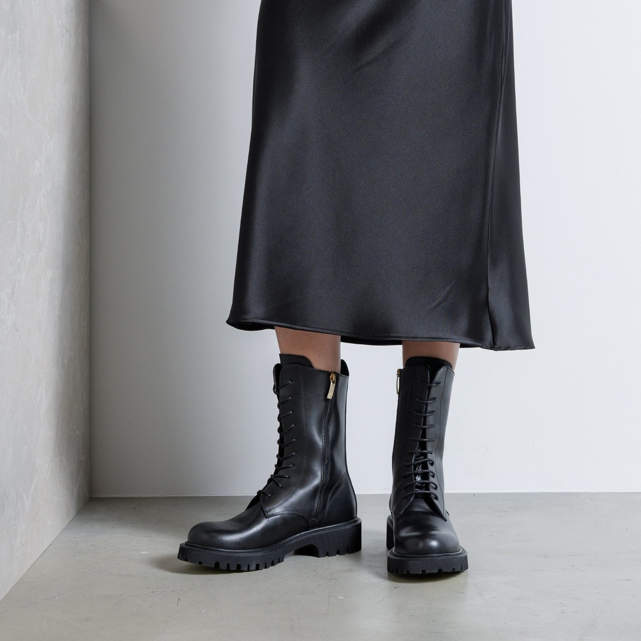 Isabel Bernard Vendôme Myrthe Kalfsleer Veterlaarzen Zwart