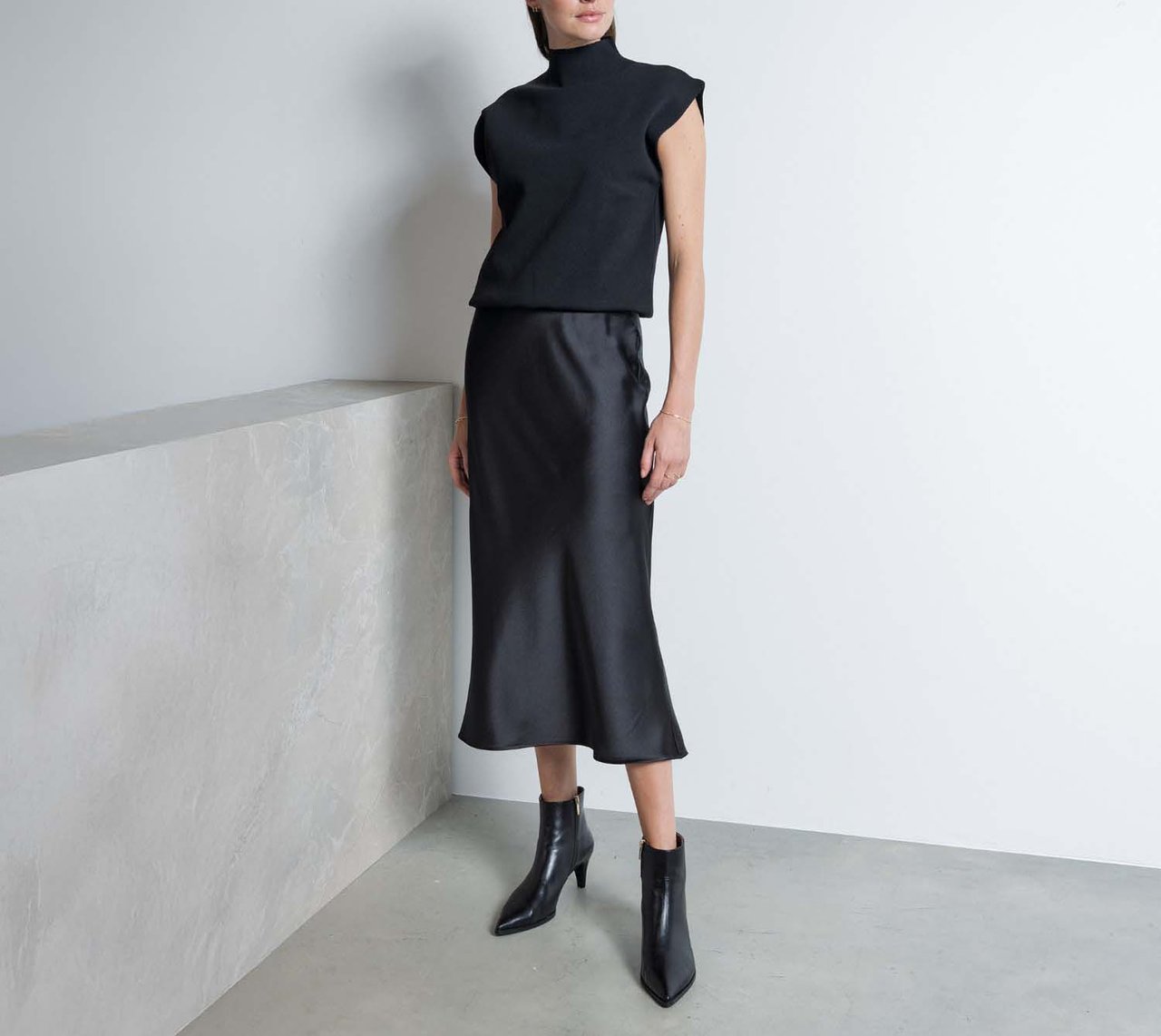 Isabel Bernard Vendôme Lola Kalfsleer Korte Laarzen Zwart