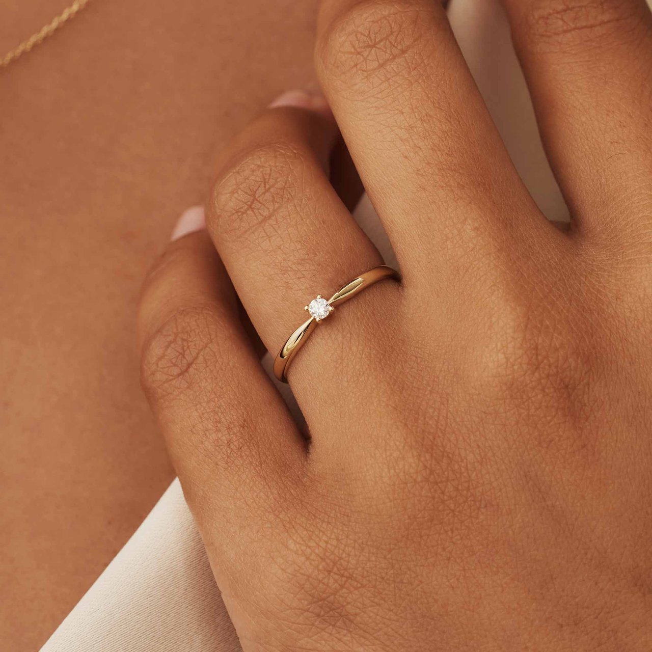 Isabel Bernard De la Paix Céline Ring met Diamant Goud