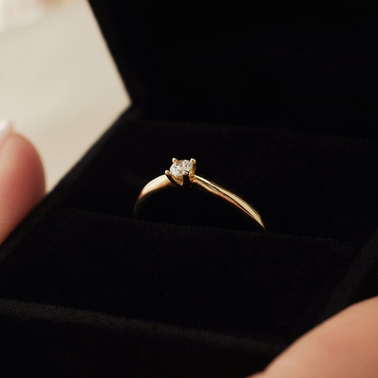 Isabel Bernard De la Paix Christine Ring met Diamant Goud