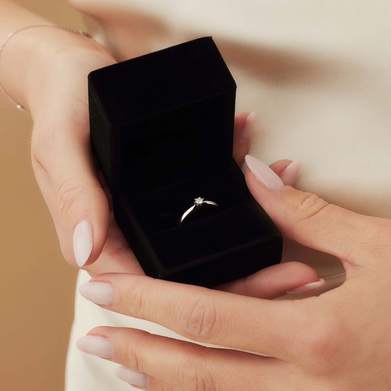 Isabel Bernard De la Paix Christine Ring met Diamant Zilver