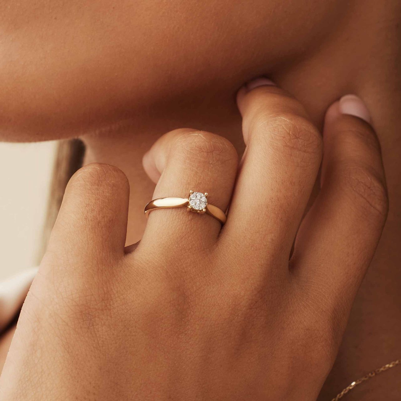 Isabel Bernard De la Paix Hanaé Ring met Diamant Goud