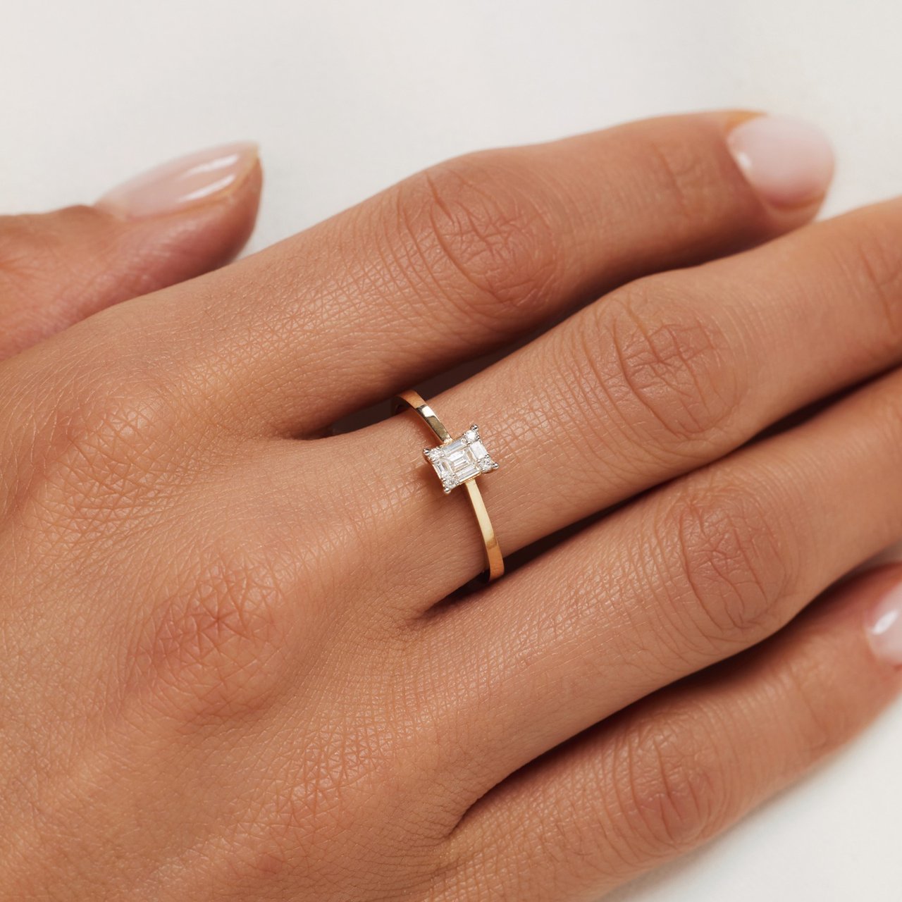 Isabel Bernard De la Paix Maxime Ring met Diamant Goud