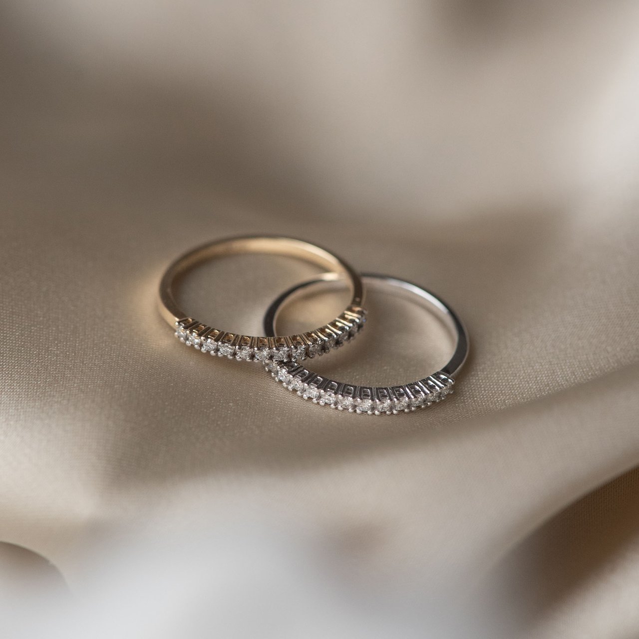 Isabel Bernard De la Paix Madeline Ring met Diamant Goud