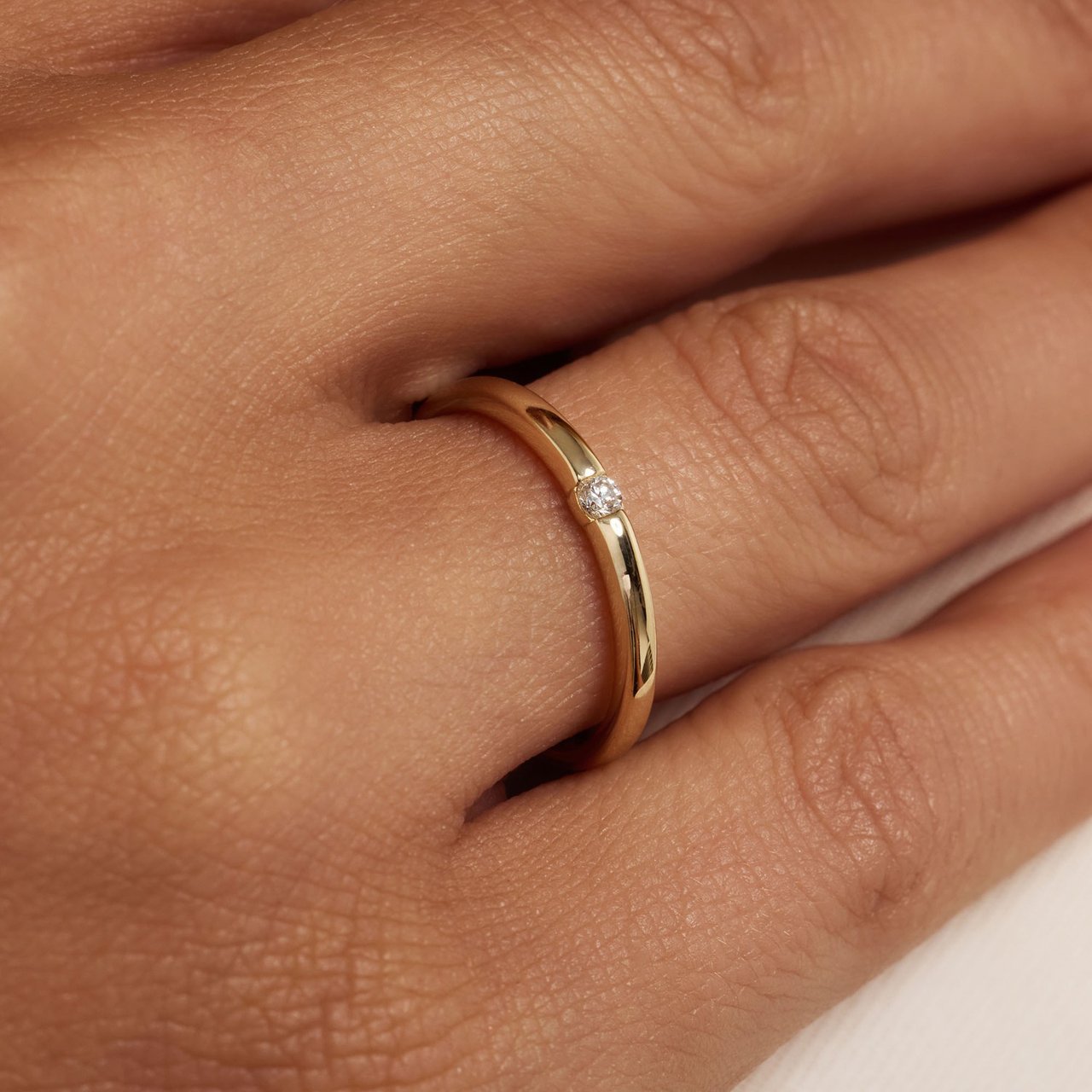 Isabel Bernard De la Paix Mia Ring met Diamant Goud