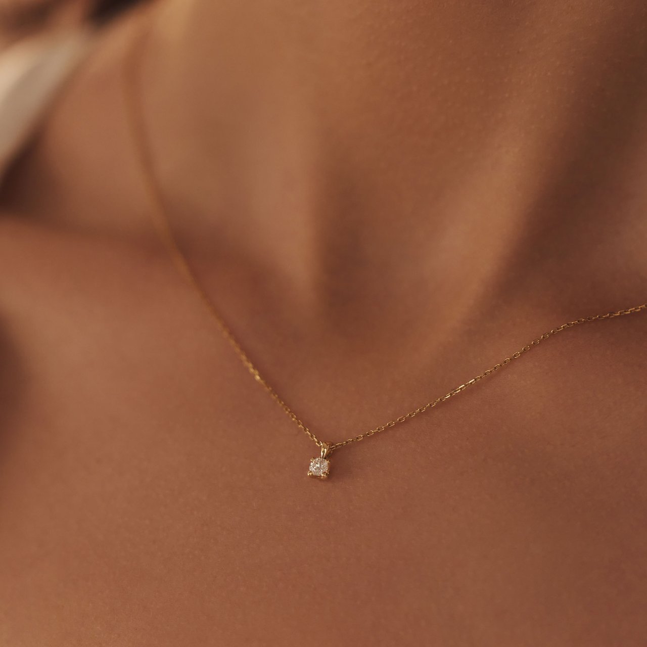 Isabel Bernard De la Paix Christine Ketting met Diamant Goud