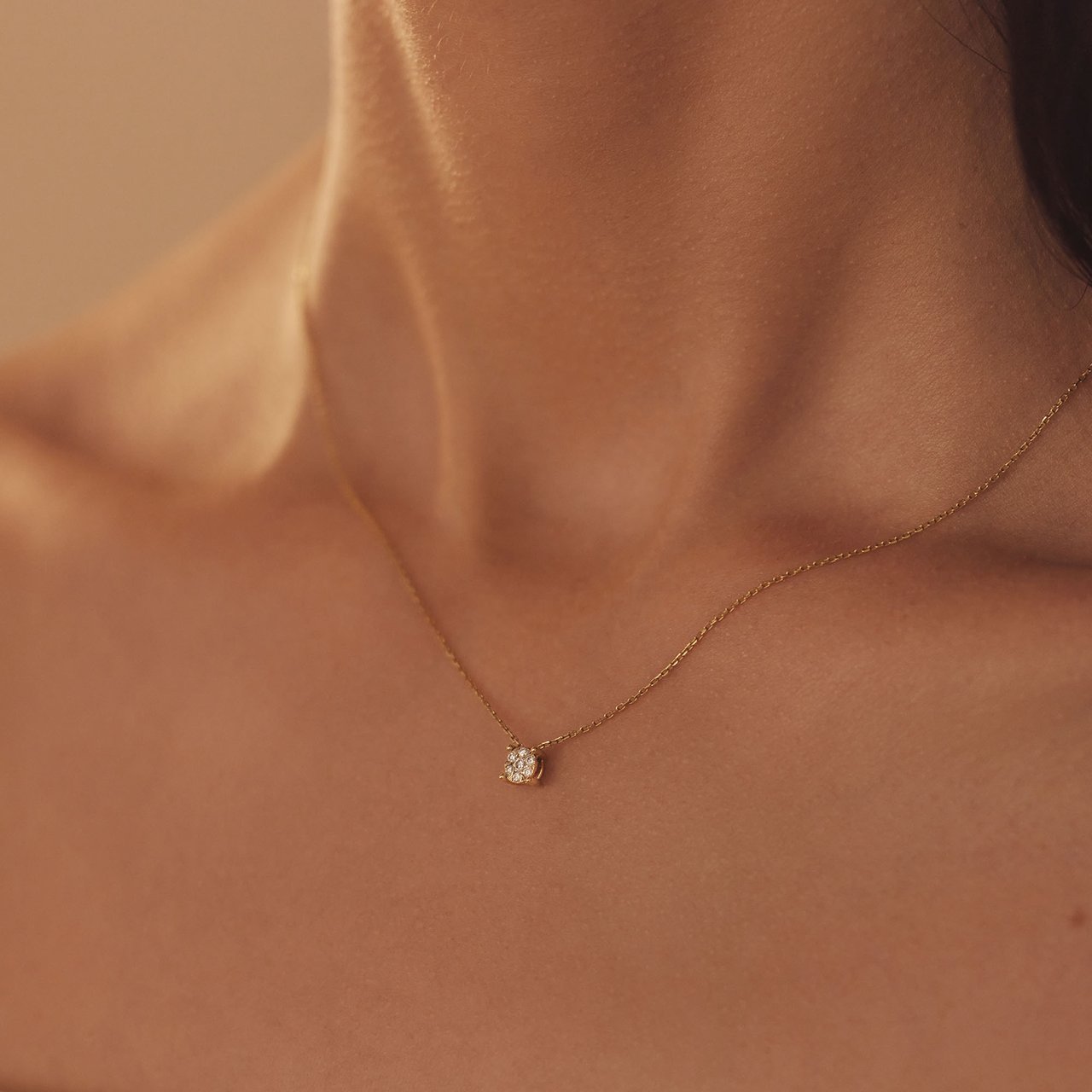 Isabel Bernard De la Paix Hanaé Ketting met Diamant Goud