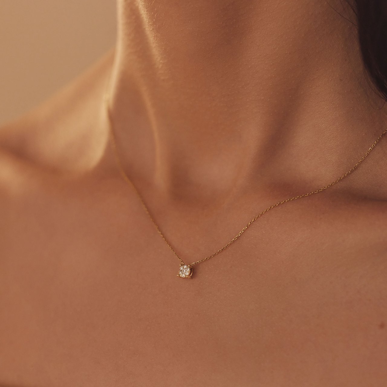 Isabel Bernard De la Paix Hanaé Ketting met Diamant Goud