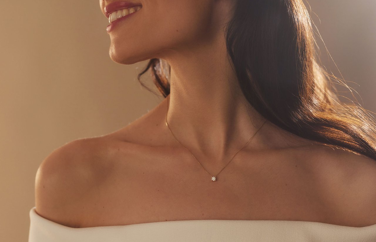 Isabel Bernard De la Paix Hanaé Ketting met Diamant Goud