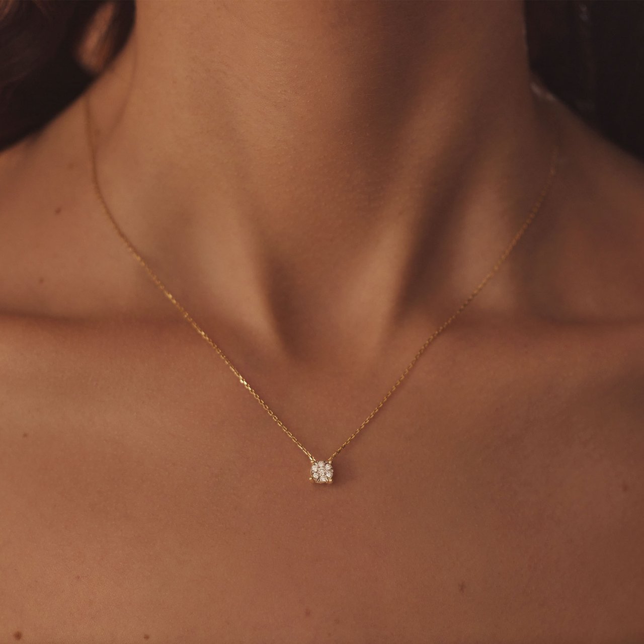 Isabel Bernard De la Paix Hanaé Ketting met Diamant Goud