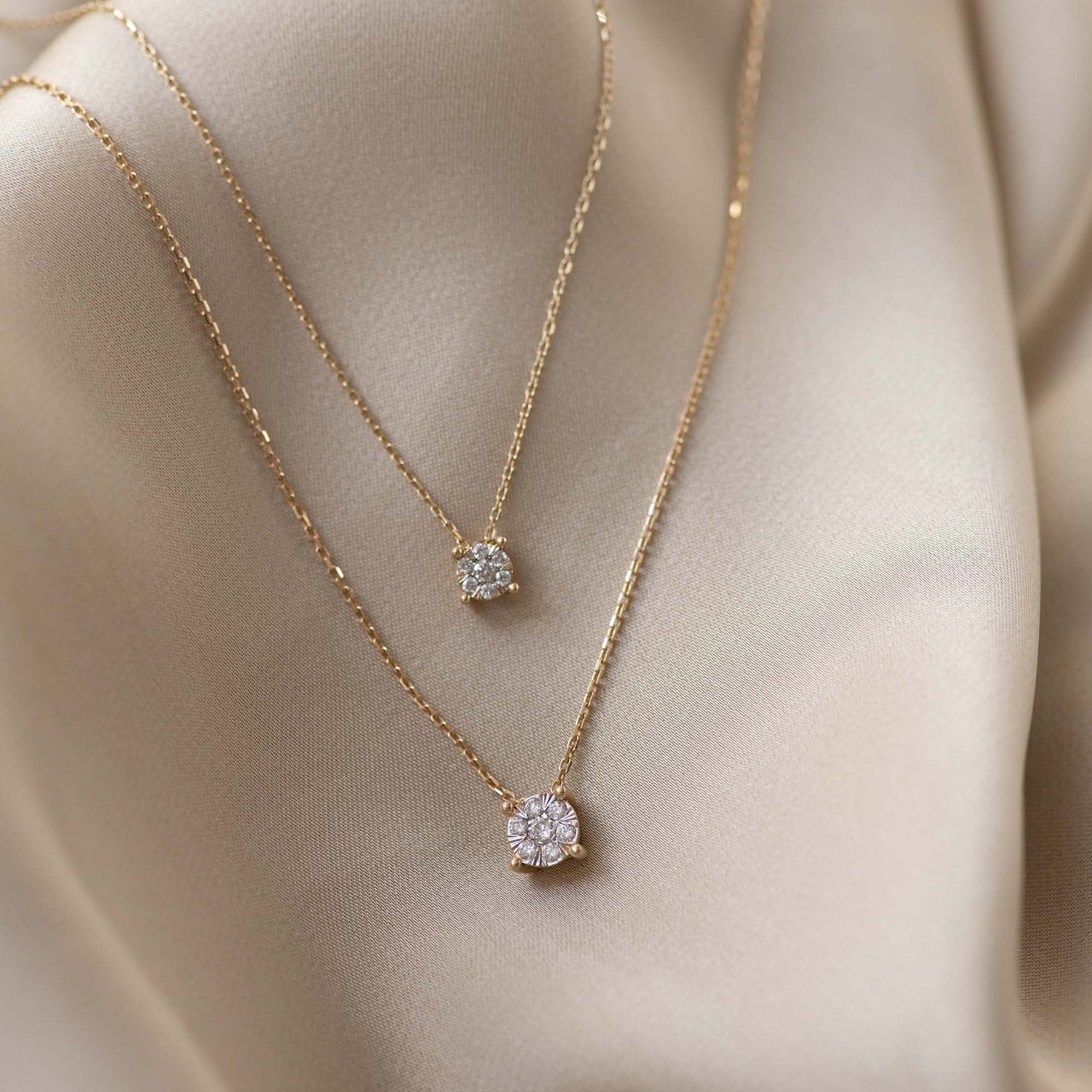 Isabel Bernard De la Paix Hanaé Ketting met Diamant Goud