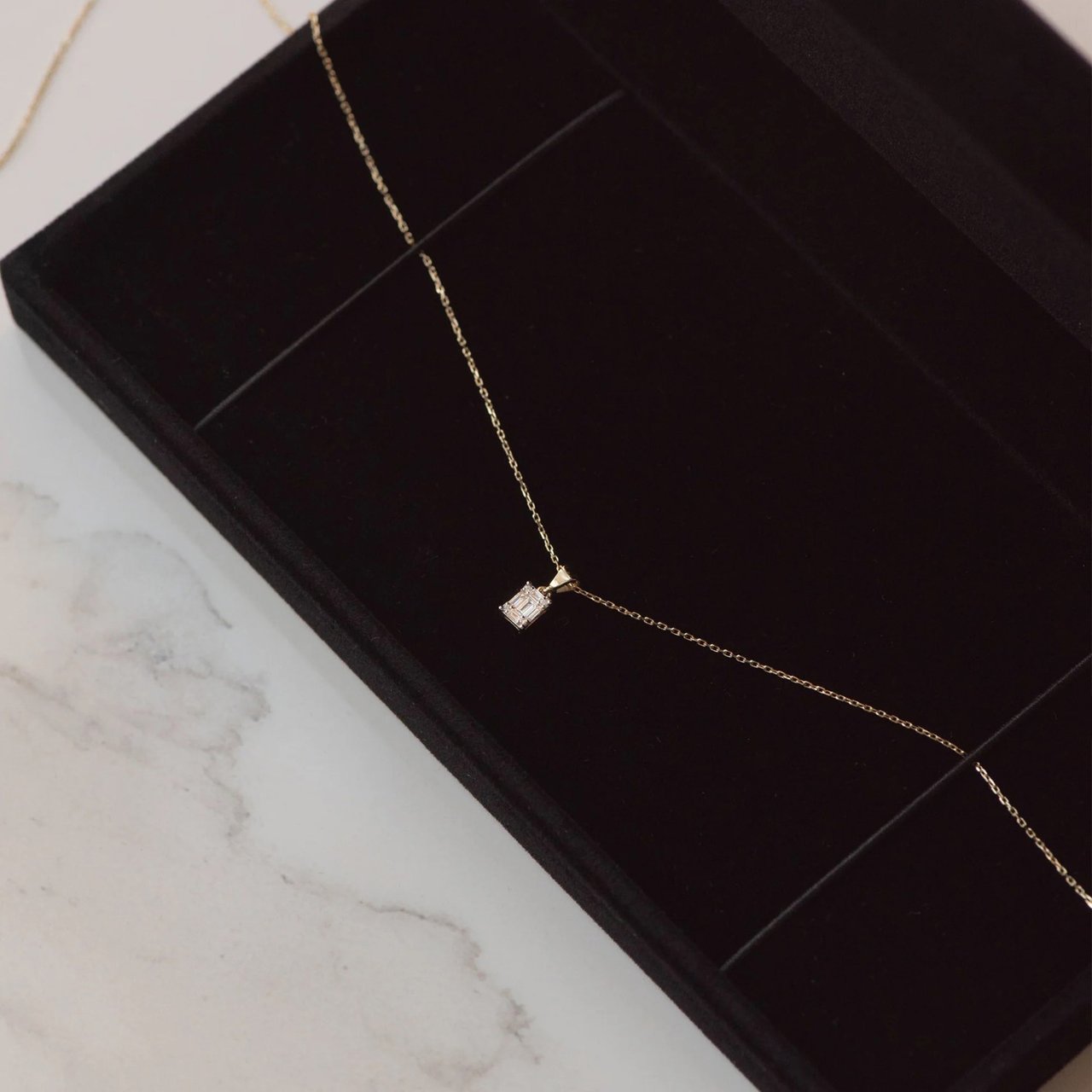 Isabel Bernard De la Paix Maxime Ketting met Diamant Goud