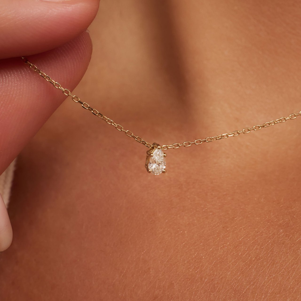 Isabel Bernard De la Paix Eloise Ketting met Diamant Goud