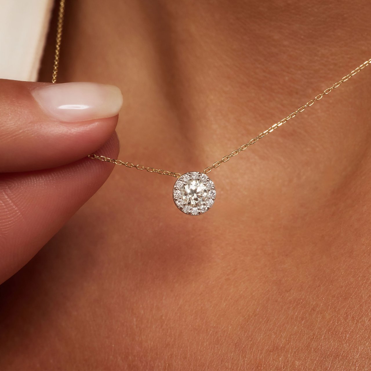 Isabel Bernard De la Paix Viviane Ketting met Diamant Goud