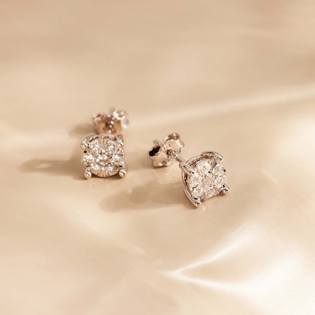 Isabel Bernard De la Paix Hanaé Oorknoppen met Diamant Zilver