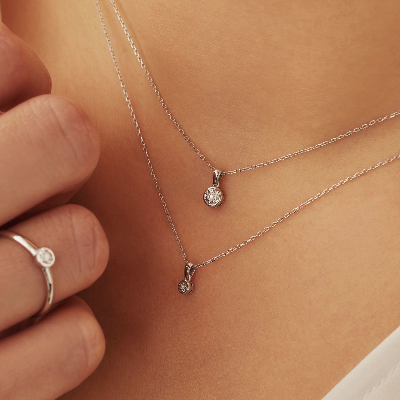 Isabel Bernard De la Paix Inaya - Ketting - Witgoud Zilver